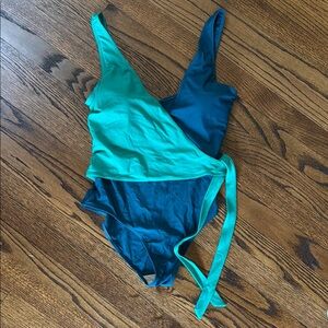 Summersalt Teal and Navy Women's 10 One Piece Swimsuit